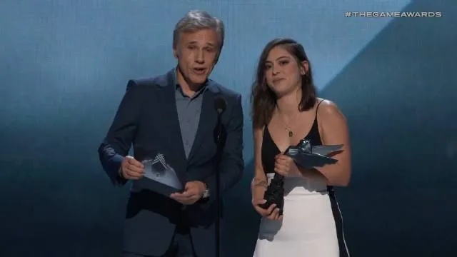 TGA女主获奖引轰动，对手反应更激动显高情商