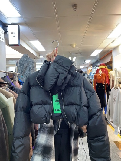 人大超绒羽绒服爆火！定制断码抢购热潮席卷校园