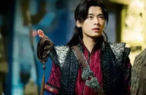 陈伟霆造型引热议：天蝎记仇，古装拍摄疑因玻璃心受阻
