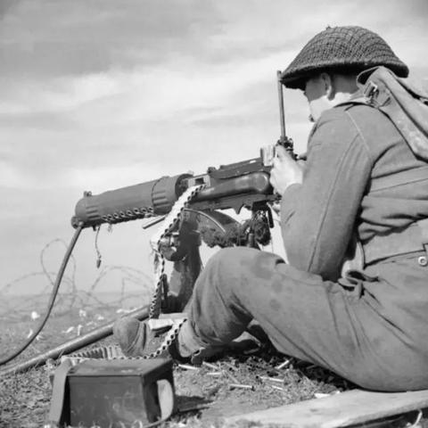 惊恐团战制胜秘籍：重型突击步枪全面解析**实战攻略**