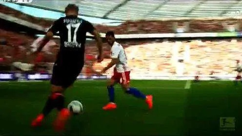 PES2015足球技巧解析：马赛回旋+牛尾巴过人进阶操作攻略