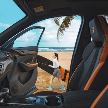 光影新装惊艳亮相，时尚潮流一触即发