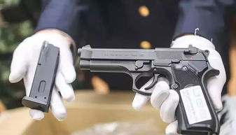 神秘森林的生存关键，森林之子9毫米手枪终极掌控指南