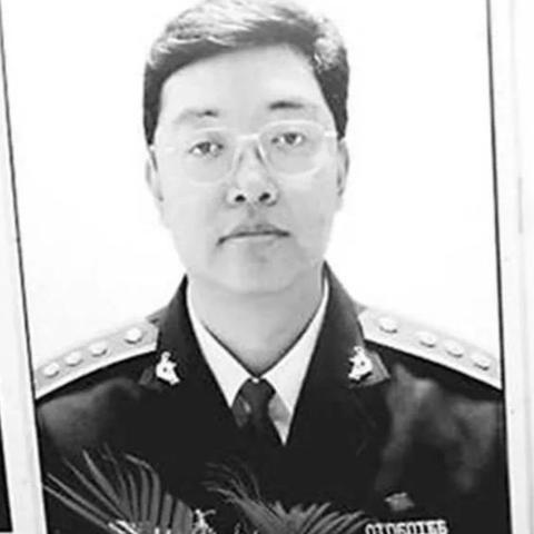 新英雄年代官网藏了哪些逆天改命彩蛋？2025顶级公会首曝神级操作