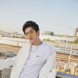 TGA荣耀主持现场图曝光，美女主播荣耀时刻！