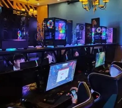 电竞馆通宵游戏悲剧：家属索赔157万，法院判决引关注