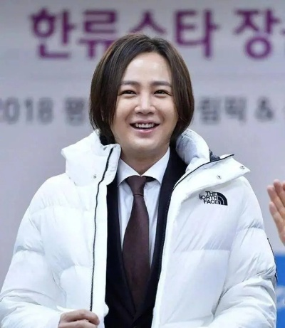 张根硕抗癌胜利惊艳亮相，状态佳展现坚强力量