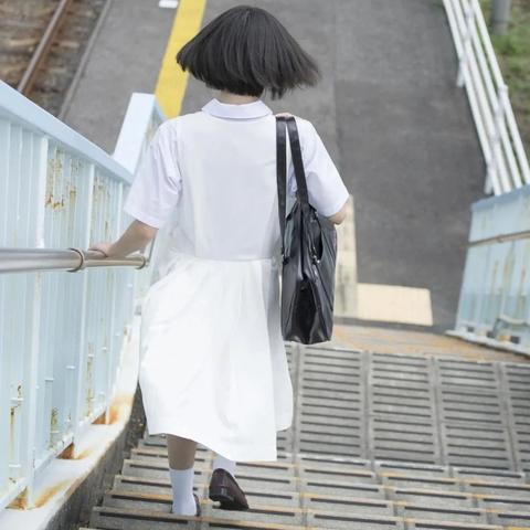 加藤小夏PS联名潮服模特照曝光，时尚新品老板抢购！