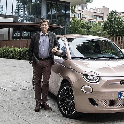 热血英雄官网，2025年为何成为玩家必争之地？