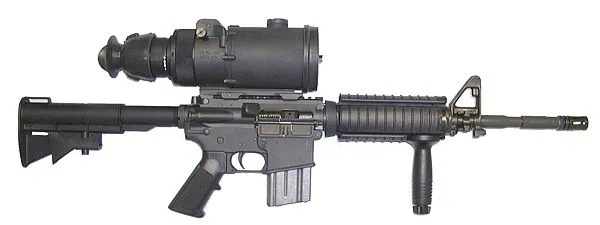 M16点射技巧解析：高效瞄准镜使用攻略全揭秘