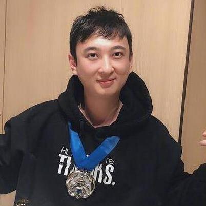 舆论操控，报社经营，重塑时代风向标