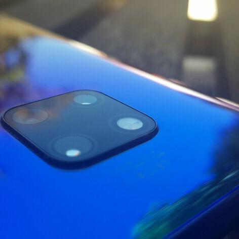 小米17 Ultra徕卡版独家亮相：可乐标加持，大师变焦环革新升级