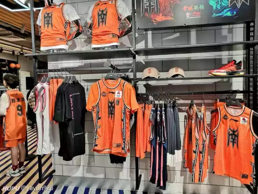 球星亲签球衣独家上架，胖东来新店尊享明星价值体验