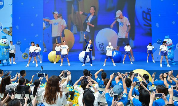 成都玩家周末狂欢，蓝色刺猬游戏新体验引爆热潮