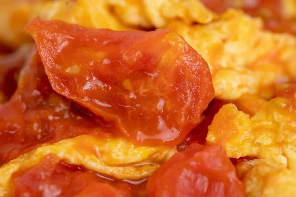 番茄稀缺价翻番，鸡蛋实惠仅三元，番茄炒蛋新挑战！