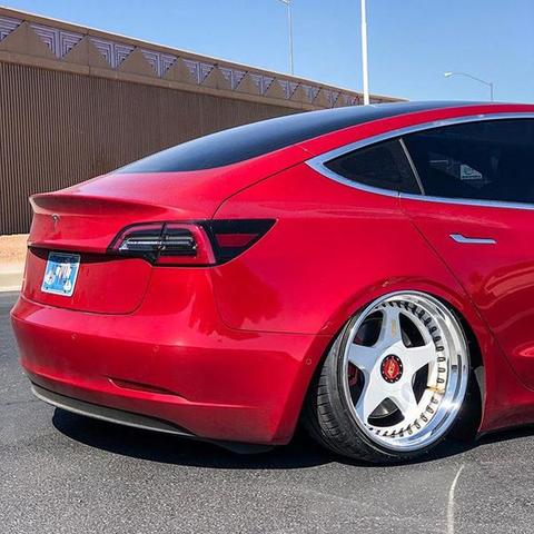 特斯拉“一口价”创奇迹：8日狂销11台，未见面成交成新潮流