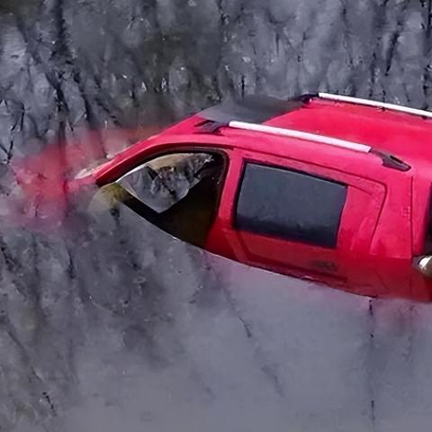 破解《深入后室》办公室谜题：解锁神秘新线索