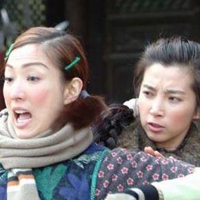 诅咒女王再现：神秘新角色与神秘女子惊人相似