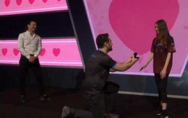 身材反差显深情，CS2选手浪漫求婚新篇章