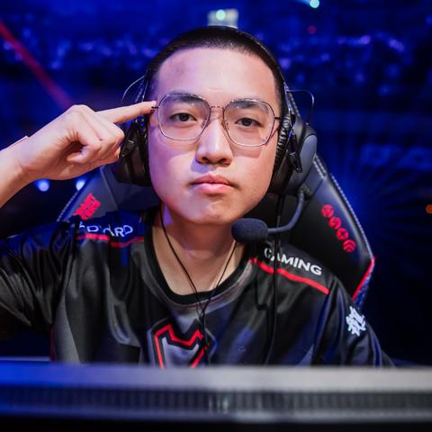 超小准星设置攻略：解锁《无畏契约手游》精准射击新境界