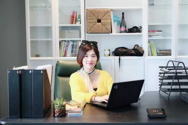 95后美女销售奇才，年售56套豪宅，3亿成交额震撼业界