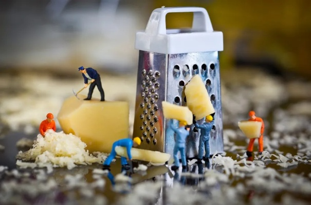 打造桌面奇幻：腾讯生活模拟，书桌小人国新境