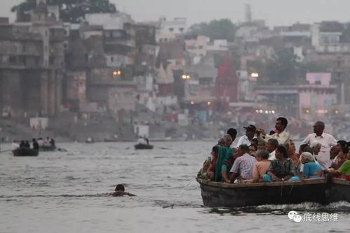 日本游客恒河脱衣遭斥，文明冲突引关注