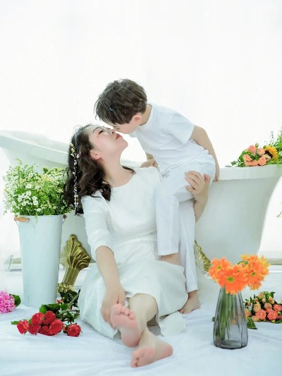 母子同住见证爱恋，亲子互动解锁情感新篇章