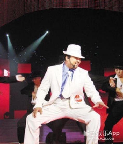 沈腾杀青喜获郭帆定制蛋糕，《流浪地球3》幕后温情揭晓！