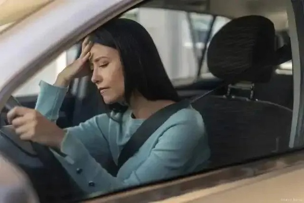 四大因素揭秘：电车为何更易晕车，并非错觉