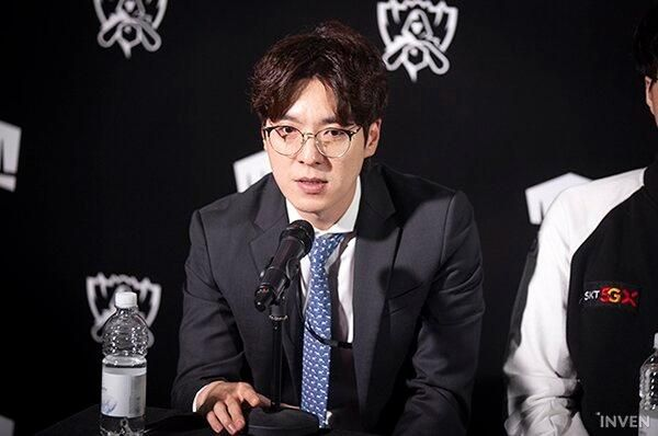 Faker荣膺韩国总统亲颁“青龙章”创历史新辉煌