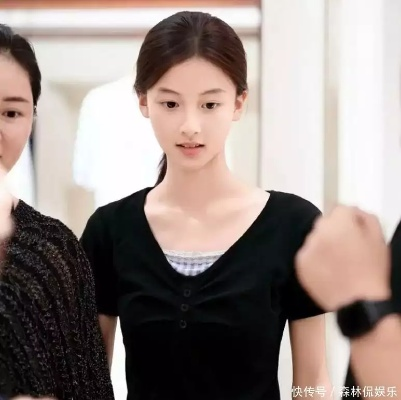 15岁素人七七神似张柏芝，全新星途闪耀经纪公司签约