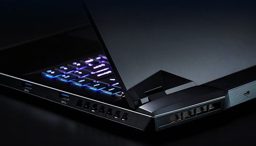 微星RTX 5090 Lightning Z震撼来袭，百万级显卡性能新标杆！