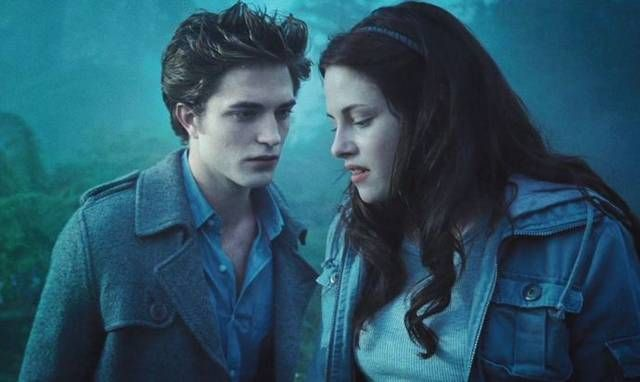 资金助力，暮光女深情重启经典《暮光之城》影视新篇