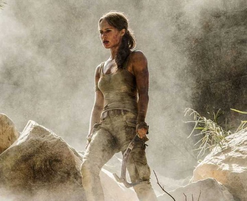 狠辣劳拉备战新剧，体能加练备战巅峰