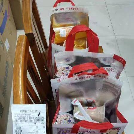 高龄女员工泡奶茶被辞退，意外获赔1万彰显职场正义