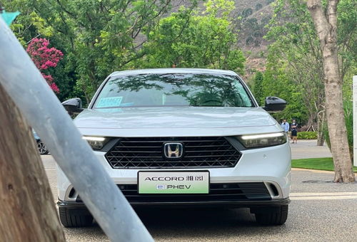 本田新车标震撼亮相，60年代复古风席卷全球汽车界