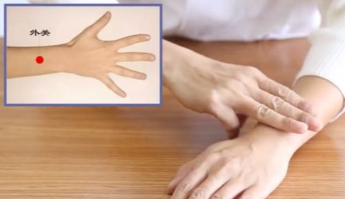 《动物森友会》水手服绘制秘籍：轻松掌握连帽水手服绘制技巧