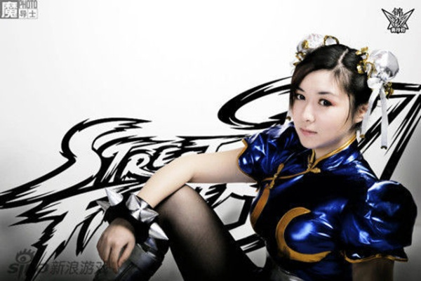 春丽COS御姐身材惊艳，完美演绎绝世风华