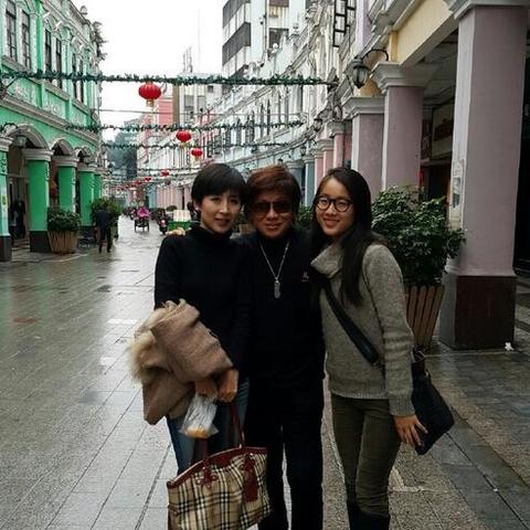 火云邪神梁小龙离世震惊网友，武侠传奇永存心间