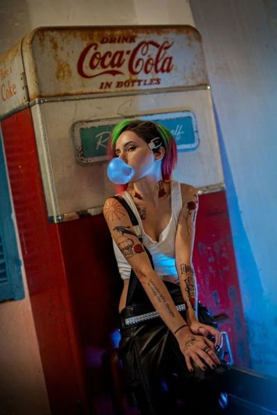 朱迪脸模挑战还原巅峰！《赛博朋克2077》我COS我传奇风采