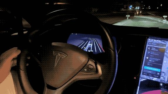 特斯拉FSD全面订阅制，颠覆传统驾驶体验新纪元