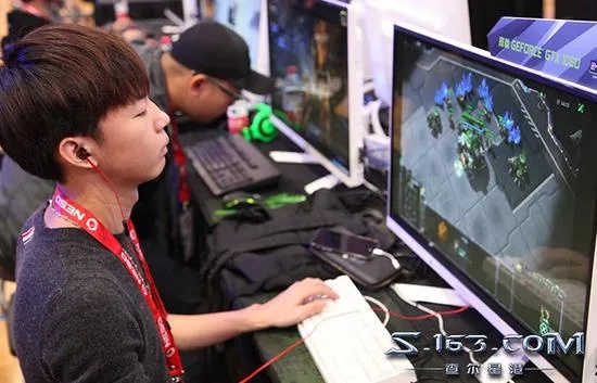 星际争霸2视频藏着多少你不知道的细节？职业选手复盘里的微操密码首次拆解