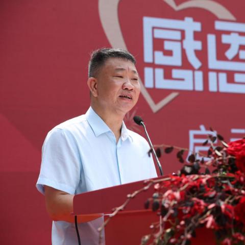 乘客开门致命事故频发，责任划分引关注