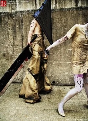 寂静岭粉丝泪目！Cosplay改编《重返寂静岭》再现经典新魅力