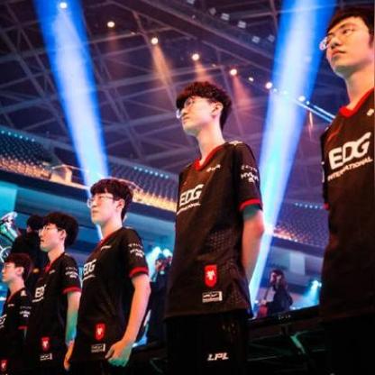 英雄6，隐藏英雄解锁密码+后期无解阵容，90%玩家都没摸透的核心玩法