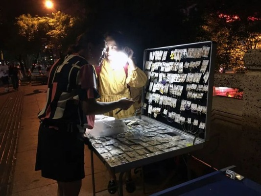 还想摆摊赚快钱？游戏高手用「副本机制」拆解年轻人摆摊的4个致命误区