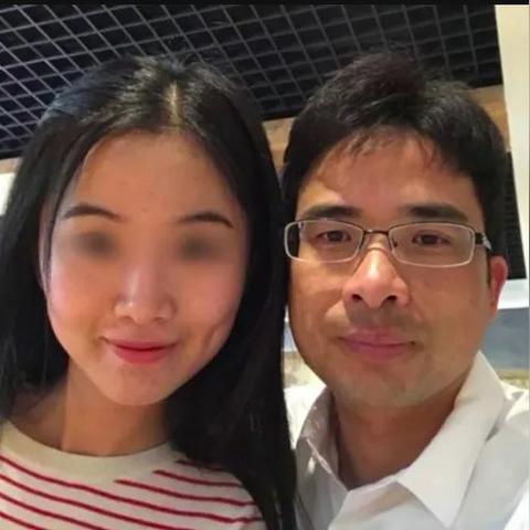 顶级财力打造：男人游戏房引热议，幼稚争议升级