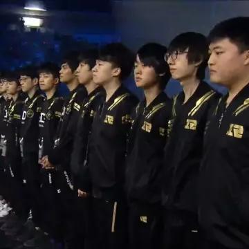 WE10骨灰级玩家亲测，大师联赛总输？这3个隐藏战术让你胜率直逼90%