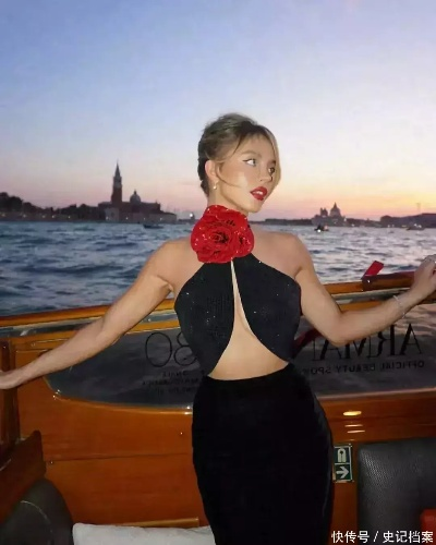 悉尼妹内衣秀惊艳亮相，自创品牌展绝美身材魅力